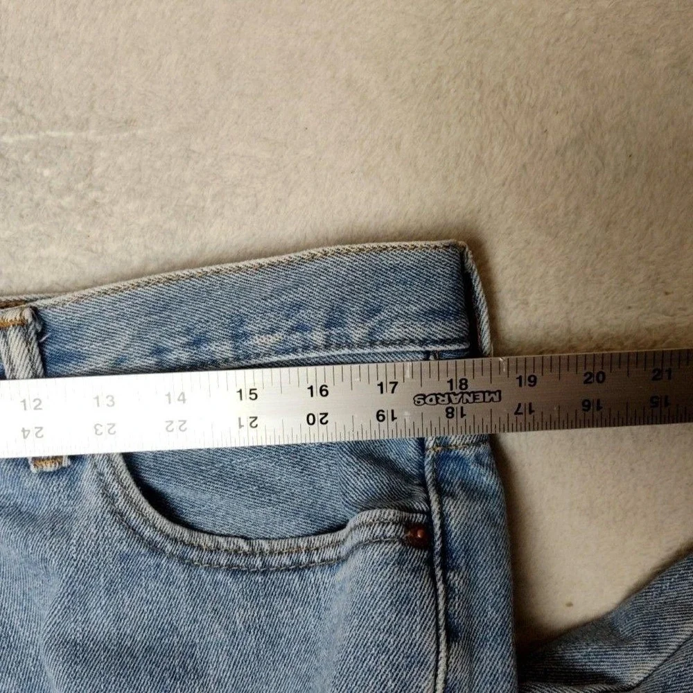 Levis levis 560